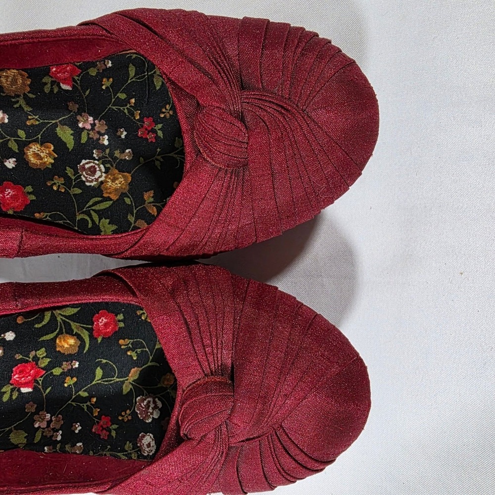 Rocket Dog K9 Red Pleated Knot Platform Pumps Floral Lining Heels Burgundy - Picture 3 of 10